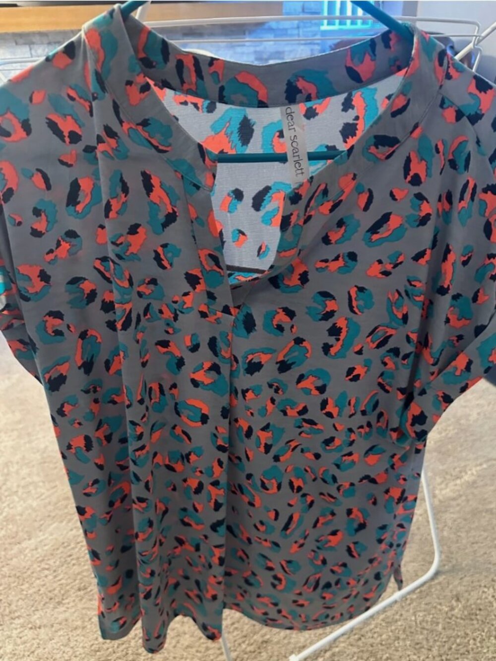 Ladies Dear Scarlett Lizzy Short Sleeve Top- Grey Animal Print- Large